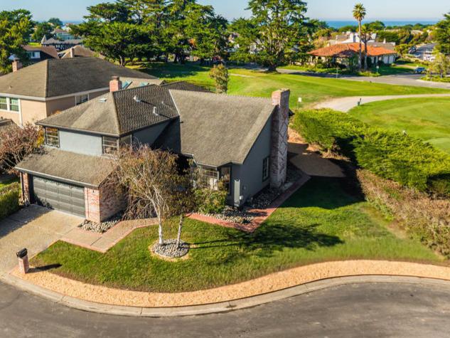 370 Burning Tree Court, Half Moon Bay CA: https://media.crmls.org/mediaz/4e3239c1-0fa1-402c-839c-b7637e968fc7.jpg