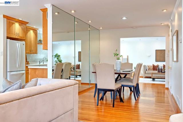 1515 Miramonte Ave, Mountain View CA: https://media.crmls.org/mediaz/4e330dac-e385-4433-9706-2c9f3d863f72.jpg