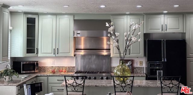 13807 Paddock Street, Sylmar CA: https://media.crmls.org/mediaz/4e33216c-94b2-4dda-9cd0-1bba57065b85.jpg