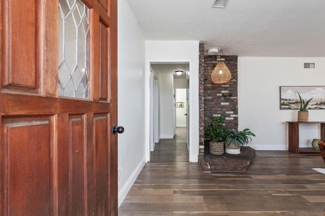 1167 Peutz Valley Rd, Alpine CA: https://media.crmls.org/mediaz/4e332b16-4142-4e55-a6c9-7ef09a6fce97.jpg