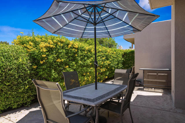 48114 Calle Seranas, La Quinta CA: https://media.crmls.org/mediaz/4e338522-ea9f-4e21-9350-92492f5d9191.jpg