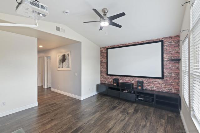 11927 Dapple Way, San Diego CA: https://media.crmls.org/mediaz/4e33dd46-e0d6-457d-ab06-392306846468.jpg