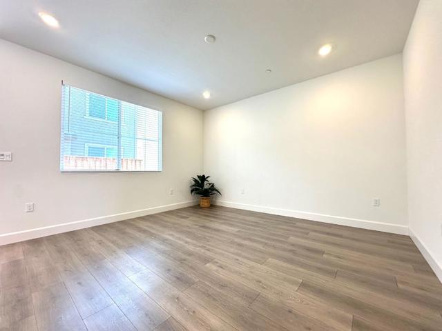 61 Brook Lane, Pittsburg CA: https://media.crmls.org/mediaz/4e34bb29-1cd0-42d1-a04d-989fd89a7195.jpg