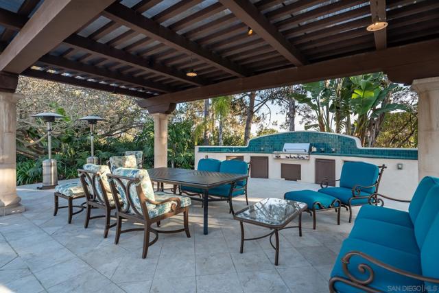 17535 Los Morros, Rancho Santa Fe CA: https://media.crmls.org/mediaz/4e34d271-a8b4-4f78-8f79-5e370dacc29a.jpg