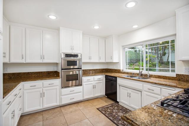 6823 Corintia St, Carlsbad CA: https://media.crmls.org/mediaz/4e352046-6053-4392-bd13-d2e540fe5f5b.jpg