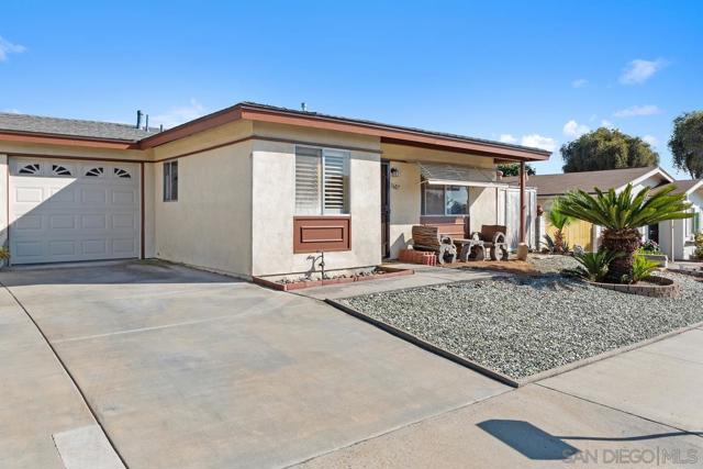 3607 Frenzel Cirl, Oceanside CA: https://media.crmls.org/mediaz/4e362c19-2f3c-4576-ac95-5507671bf9d9.jpg