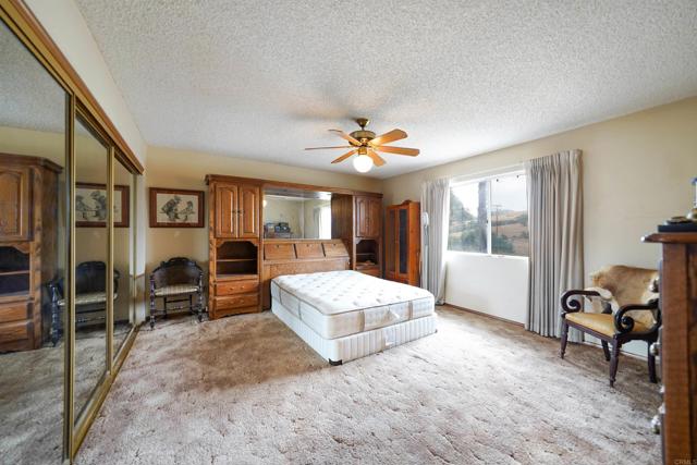 1250 E Old Julian Highway, Ramona CA: https://media.crmls.org/mediaz/4e37302e-01ff-45bf-8dd0-9d79229537ea.jpg