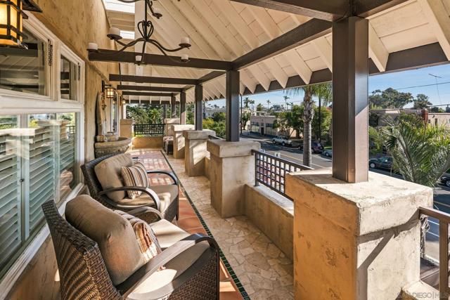 1728 West Lewis, San Diego CA: https://media.crmls.org/mediaz/4e387c3b-e1d4-4858-9c6c-48d8520cfad0.jpg