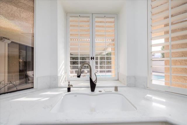 19 Colgate Drive, Rancho Mirage CA: https://media.crmls.org/mediaz/4e393caf-fc62-4c59-83e7-f350cca9fb54.jpg