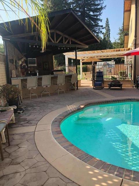1298 Hersman Drive, Gilroy CA: https://media.crmls.org/mediaz/4e398442-09dc-4467-80bd-9795202e050c.jpg