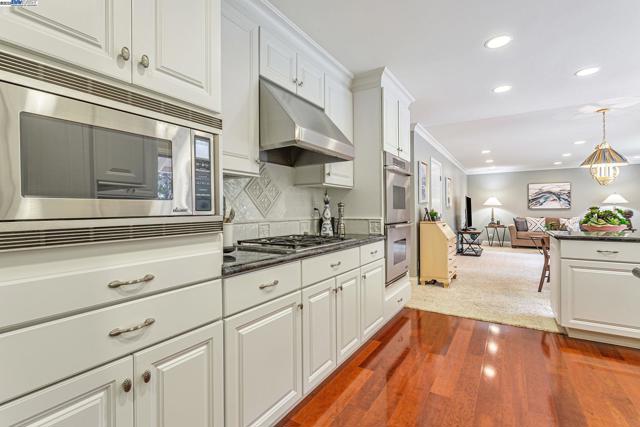 736 Tunbridge Rd, Danville CA: https://media.crmls.org/mediaz/4e3afbe6-453a-4afc-ba4c-af2b9134ef8b.jpg