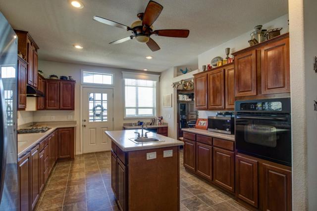 17997 Del Puerto Canyon Road, Patterson CA: https://media.crmls.org/mediaz/4e3b91f0-c147-4041-a52d-49634ff1b72b.jpg