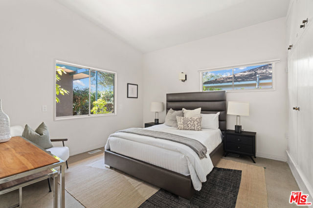 1234 Woodland Drive, Santa Paula CA: https://media.crmls.org/mediaz/4e3bb61f-3aa3-41d6-827b-16fbfebbe0d9.jpg