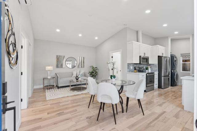12763 Camrose Ave, Saratoga CA: https://media.crmls.org/mediaz/4e3c3be1-841c-4b88-8b49-9b57d230f5b9.jpg
