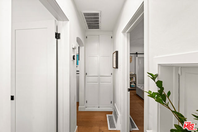3871 Roxton Avenue, Los Angeles CA: https://media.crmls.org/mediaz/4e3ce00e-2b11-4b62-a7a0-4ac38b81dfa4.jpg