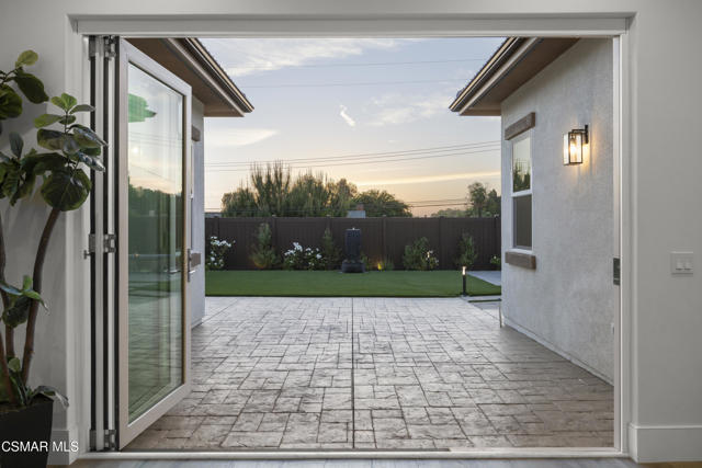 339 Toyon Court, Thousand Oaks CA: https://media.crmls.org/mediaz/4e3d03de-c370-492c-aa6d-2ea3dfbd1964.jpg