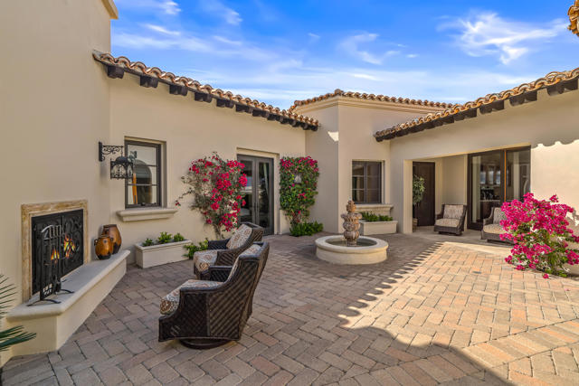 31 Hillcrest Drive, Rancho Mirage CA: https://media.crmls.org/mediaz/4e3d0a4a-49b6-46c6-8a1a-539eef14c81f.jpg