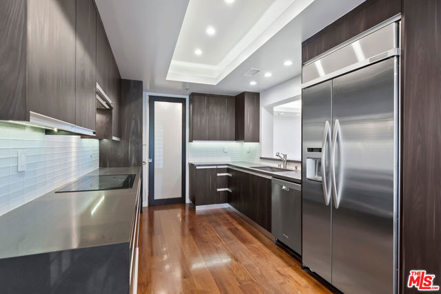2142 Century Park Lane, Los Angeles CA: https://media.crmls.org/mediaz/4e3d12ed-a968-48b6-b558-ef5aebe719e9.jpg