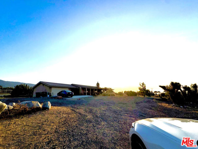 9446 Green Road, Pinon Hills CA: https://media.crmls.org/mediaz/4e3d16da-d921-4d33-95d4-ed99f56a12b6.jpg
