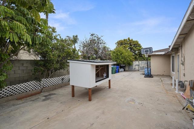 1492 Ilexey Avenue, San Diego CA: https://media.crmls.org/mediaz/4e3d2e43-a52a-42e8-a13b-cb896e7b1559.jpg