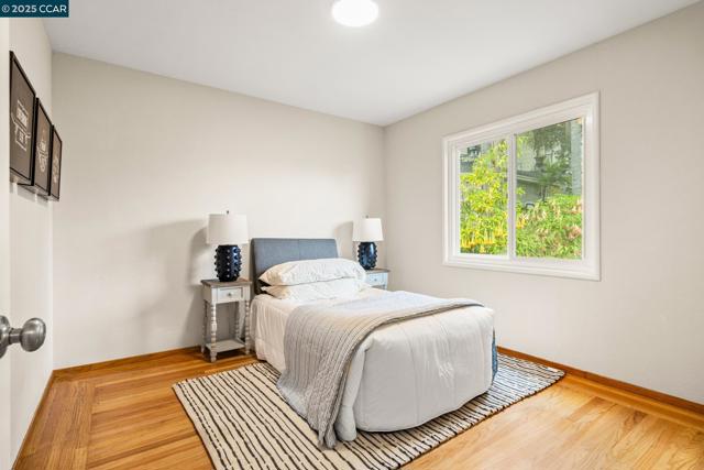 1232 E 20Th St, Oakland CA: https://media.crmls.org/mediaz/4e3d91db-358a-4a83-b113-cfd98bb0d7a9.jpg