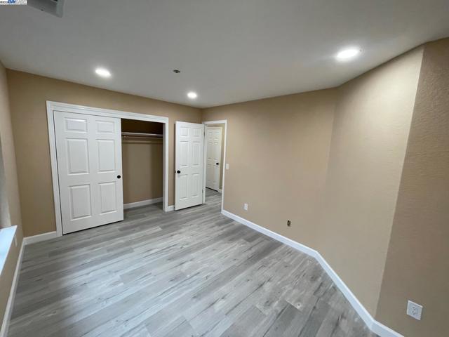 706 Widgeon St, Foster City CA: https://media.crmls.org/mediaz/4e3e45fb-15cc-45d8-8226-a4d9a4e71400.jpg