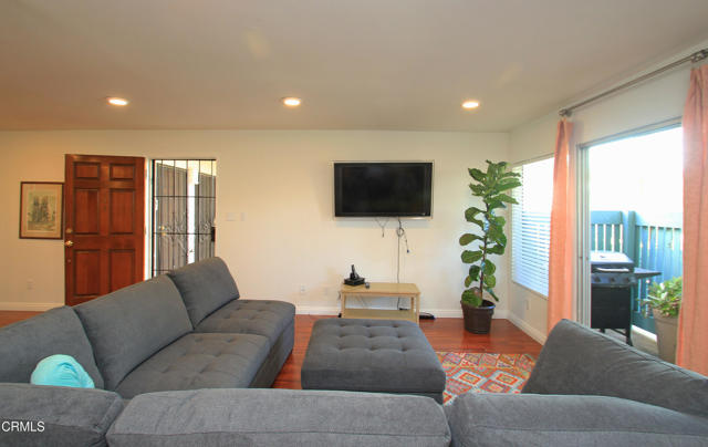 Detail Gallery Image 42 of 46 For 5700 Etiwanda Ave #123,  Tarzana,  CA 91356 - 3 Beds | 2 Baths