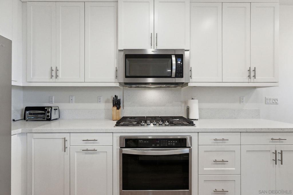 2464 Solara Lane - photo 5