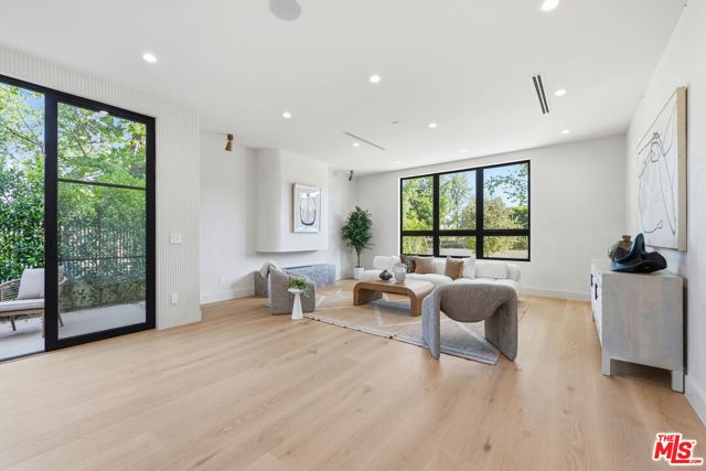 5 Bed Home for Sale in Encino, California