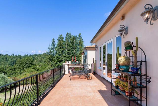 2053 Weston Road, Scotts Valley CA: https://media.crmls.org/mediaz/4e3f8a32-d83a-4c5b-9da7-772b1ec0b25f.jpg