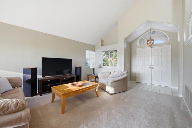 Detail Gallery Image 8 of 36 For 1465 Genoa Dr, Vista,  CA 92081 - 4 Beds | 2/1 Baths