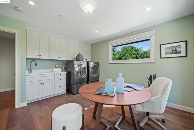 300 Rancho de Maria, Martinez CA: https://media.crmls.org/mediaz/4e3fda3a-2343-4fb0-97fb-e8f0c60bb368.jpg