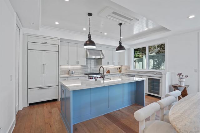 872 C Ave, Coronado CA: https://media.crmls.org/mediaz/4e412492-f35c-4285-a0be-745a86e62aa3.jpg