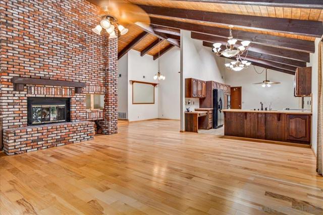 24903 Oakana Rd, Ramona CA: https://media.crmls.org/mediaz/4e41524e-f4b1-44f5-a0e7-09eb76ded4ec.jpg