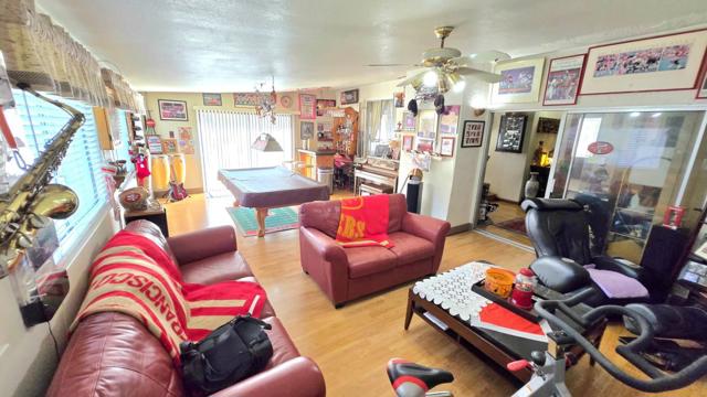 2071 Sunset View Place, San Jose CA: https://media.crmls.org/mediaz/4e416bba-a6cb-4426-b0f7-91d4d889a891.jpg