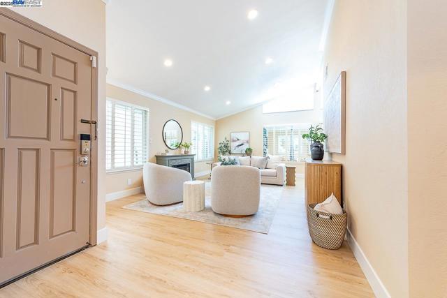 33036 Soquel St, Union City CA: https://media.crmls.org/mediaz/4e425d88-ee0d-4e6e-9edd-08762b7496b1.jpg