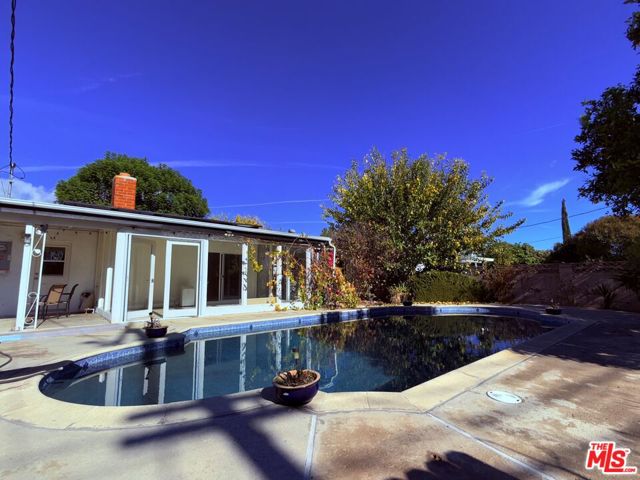 23744 Hartland Street, West Hills CA: https://media.crmls.org/mediaz/4e42b91c-c8c0-48ba-a6b1-bf846460c13a.jpg