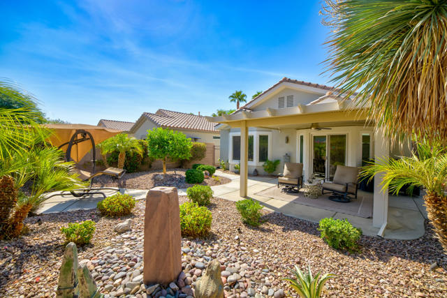 78680 Postbridge Circle, Palm Desert CA: https://media.crmls.org/mediaz/4e430560-1048-4ec2-bd74-41c2fcfd49d2.jpg