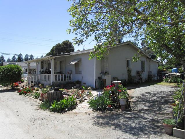 2025 Pacheco Pass Highway, Gilroy CA: https://media.crmls.org/mediaz/4e439e72-6733-491e-b9c2-cc7bdb1338ab.jpg