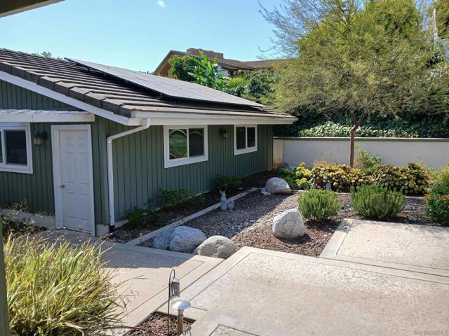 243 Horizon Hills, El Cajon CA: https://media.crmls.org/mediaz/4e44157c-edfa-4dc7-8bfd-0122945f0a88.jpg