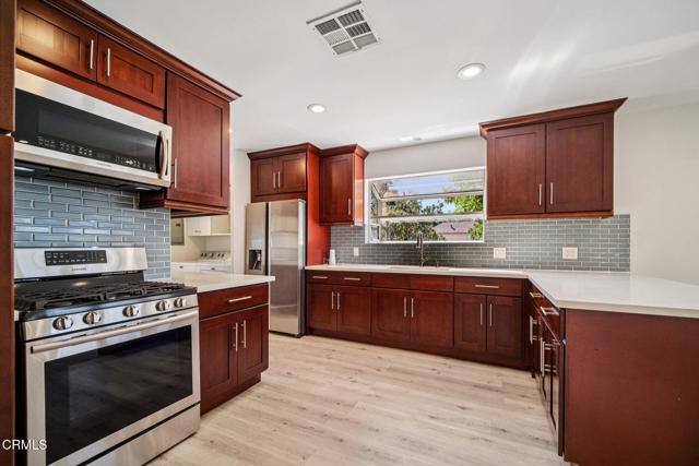 Detail Gallery Image 16 of 47 For 1100 N Isabel St, Glendale,  CA 91207 - 3 Beds | 2 Baths