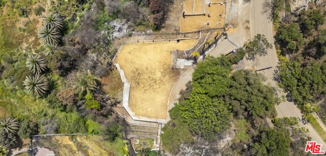 654 Erskine Drive, Pacific Palisades CA: https://media.crmls.org/mediaz/4e44df2d-301e-449d-925d-1e908ad05123.jpg
