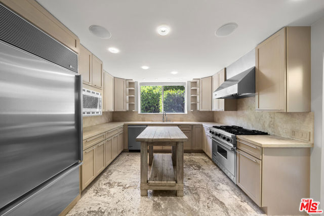 3625 Lowry Road, Los Angeles CA: https://media.crmls.org/mediaz/4e456cc5-8881-4597-9fc8-6ded3b71e133.jpg