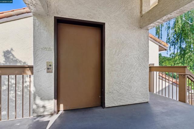 1731 S Villa Way, Walnut Creek CA: https://media.crmls.org/mediaz/4e459658-e135-4efd-8635-b4bb3b0f76a5.jpg
