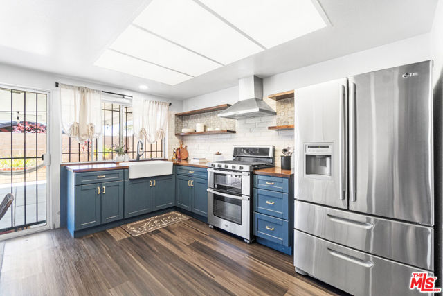 24613 Neptune Avenue, Carson CA: https://media.crmls.org/mediaz/4e45a745-0ee5-484d-92bf-d99876e8a4b7.jpg