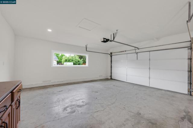 2043 Gill Port Ln, Walnut Creek CA: https://media.crmls.org/mediaz/4e460086-7169-4190-8640-04d5383d263f.jpg