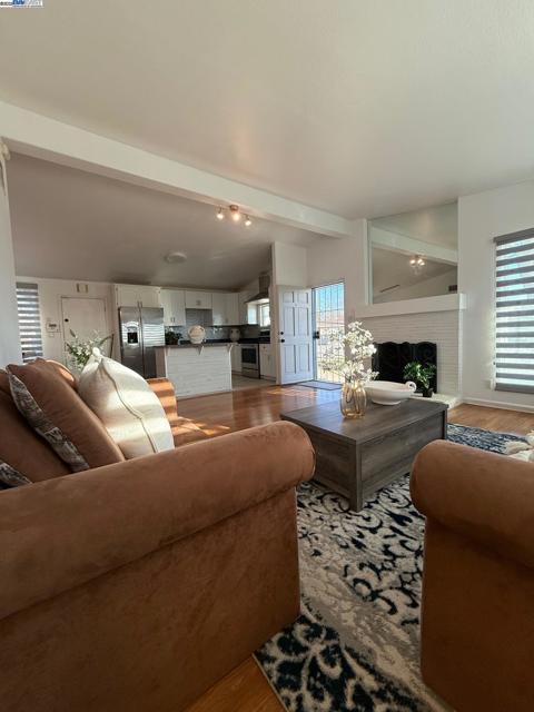 Image 3 of 16 For 4901 Eden Ct