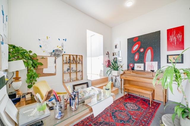 403 Black Canyon Place, Ramona CA: https://media.crmls.org/mediaz/4e463817-6e6b-46cd-8b4c-968129fd831a.jpg