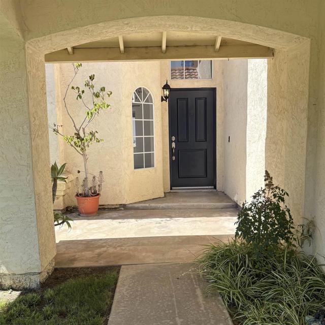 Detail Gallery Image 4 of 41 For 735 Rivertree Dr, Oceanside,  CA 92058 - 4 Beds | 3 Baths