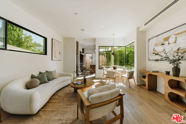 3440 Cattaraugus Avenue, Culver City CA: https://media.crmls.org/mediaz/4e46efea-7e1d-4efe-b794-e1d335b2e7c3.jpg